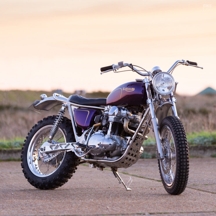 Kawasaki W650 desert sled by Dirty Dick's Motos