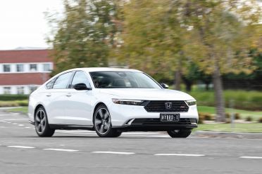2025 Honda Accord e:HEV RS vs Toyota Camry SL: Spec Battle