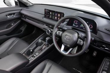 2025 Honda Accord e:HEV RS vs Toyota Camry SL: Spec Battle