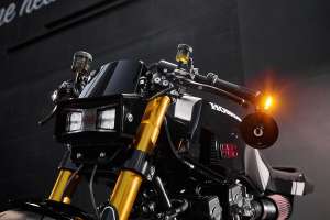 Custom Honda CBX750 by Ellaspede