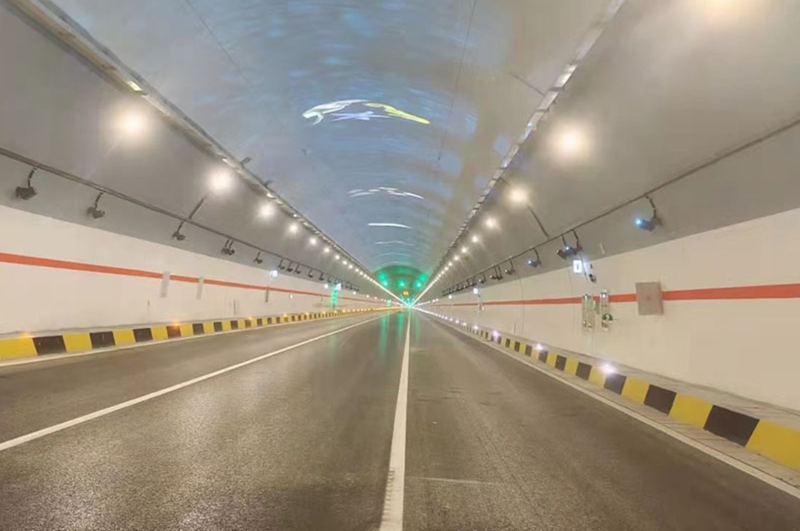 Tiantaishan Tunnel, China – 9.67 miles (15.56)