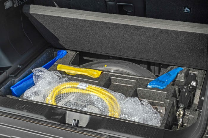 Maruti e Vitara boot charging cable Maruti e Vitara boot charging cable